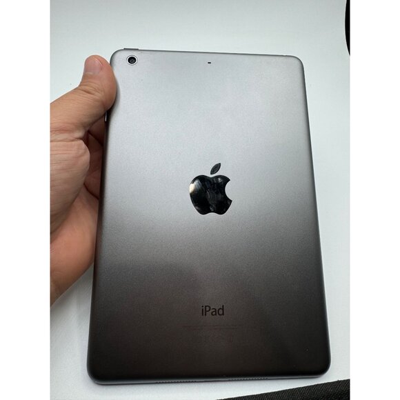 Apple iPad mini wifi 16 gig a1489 Gray +Not working+ - Picture 3 of 4